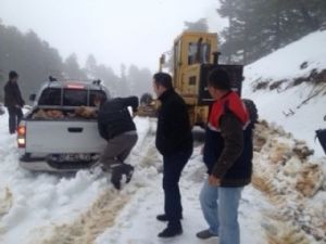 MAHSUR KALAN İŞÇİLERİ JANDARMA KURTARDI