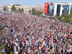 20 BİN KADIN PROTESTO ETTİ !