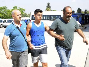 ANTALYA'DA GENÇ'LERİN KIZ KAVGASI : 1 ÖLÜ