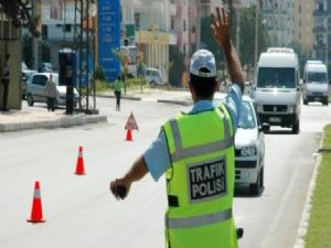 KORKUTELİ'NDE 192 ARAÇ TRAFİKTEN MEN OLDU