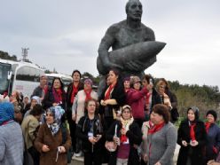 ANTALYA'LI 2000 KADIN ÇANAKKALE'DEN DÖNDÜ